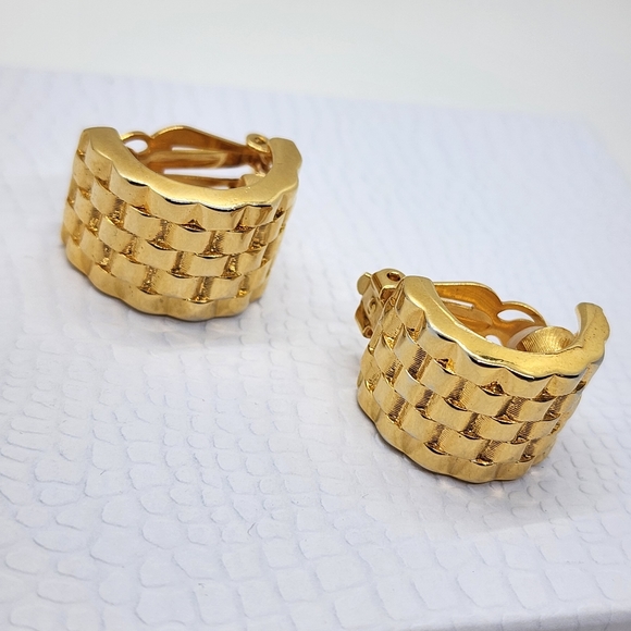 Givenchy Large Gold Clip On Earrings - Picture 3 of 16